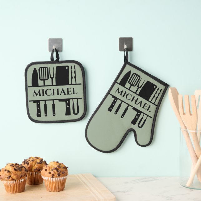 Monogram Name BBQ Chef Cook Grilling Oven Mitt & Pot Holder Set (Insitu(Hanging))