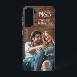 Monogram Photo Couple Wood Personalised Name Samsung Galaxy Case<br><div class="desc">Monogram Photo Couple Wood Personalised Name Samsung Galaxy Cases features your favourite photo with your personalised names and monogram on a wooden accent. Perfect as a gift for husband or boyfriend for birthday,  Christmas,  Valentine's Day,  anniversary and more. Designed by ©Evco Studio www.zazzle.com/store/evcostudio</div>