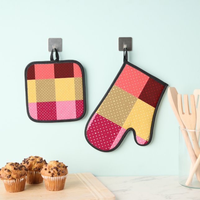 Monogramed Polka Dots Pattern Oven Mitt & Pot Holder Set (Insitu(Hanging))