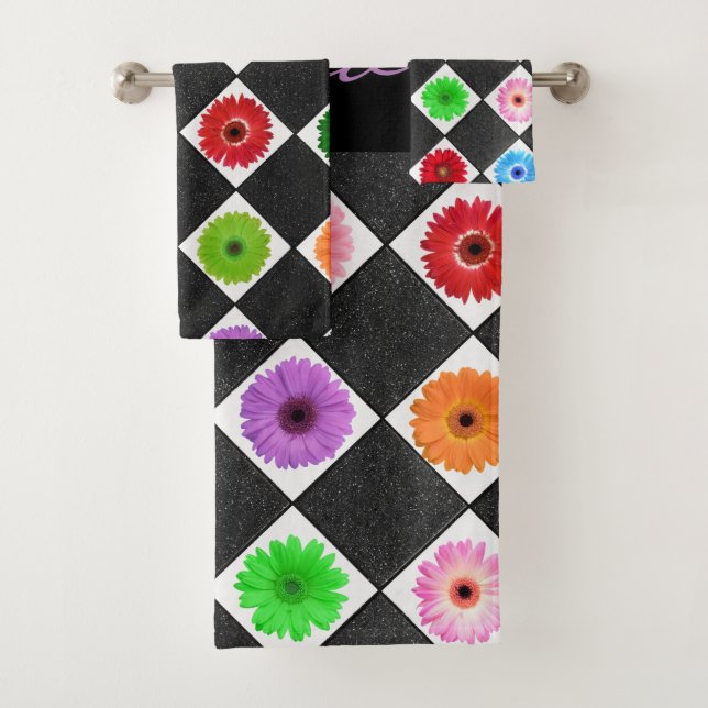 Monogrammed Colourful Daisy Bath Towel Set (Insitu)