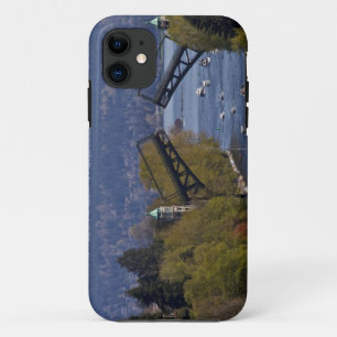 Montlake Bridge and Cascade Mountains Case-Mate iPhone Case