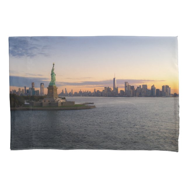 Monuments | Statue of Liberty NYC Pillowcase (Front)