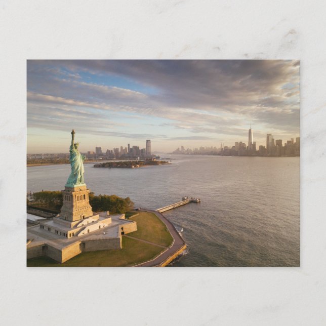 Monuments | Statue of Liberty Postcard (Front)