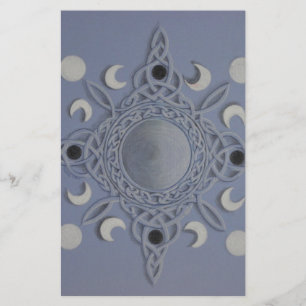 Moon cycle -celtic knot