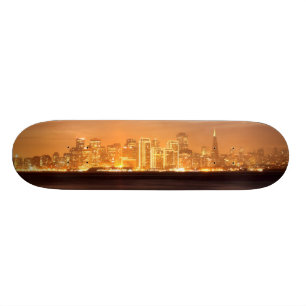 Moon setting over San Francisco on hazy December Skateboard