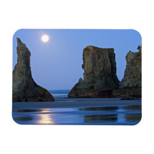 Moonset, Bandon Beach, Oregon. Magnet