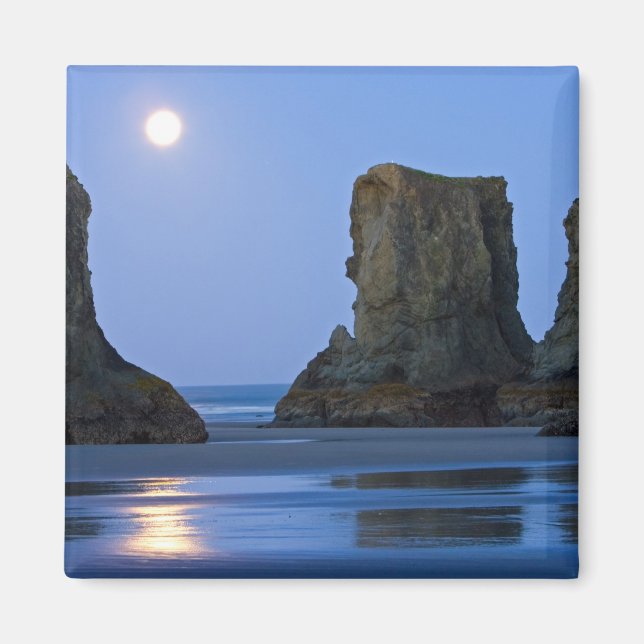 Moonset, Bandon Beach, Oregon. Magnet (Front)