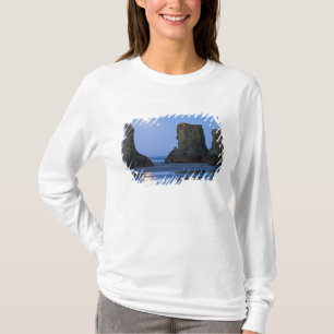 Moonset, Bandon Beach, Oregon. T-Shirt
