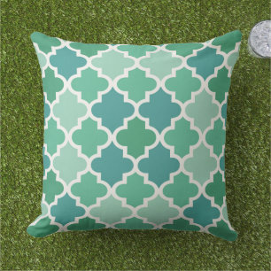 Moroccan Quatrefoil Pattern   Emerald Green Outdoor Cushion