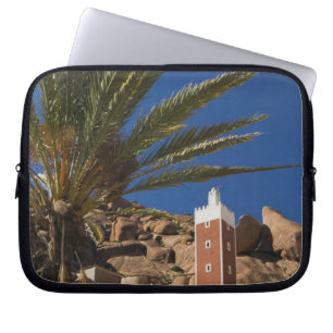 MOROCCO, Anti Atlas, TAFRAOUTE Area: ADAI, Red Laptop Sleeve