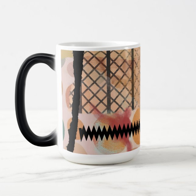 Morphing mug with abstract design to be revealed (Left)