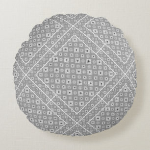 Mosaic Pattern 02.BW LGrey BG Round Cushion