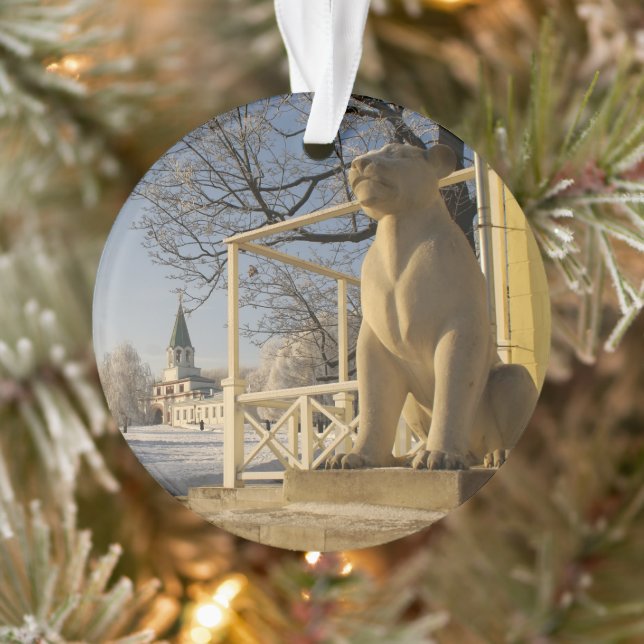 Moscow. Winter. lion sculpture Ornament (Tree)