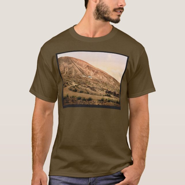 Mount Vesuvius, road and railroad, Naples, Italy v T-Shirt (Front)