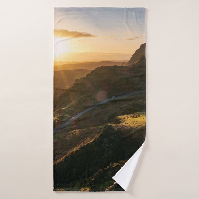 MOUNTAIN DURING DAYTIME BATH TOWEL (Bath Towel)