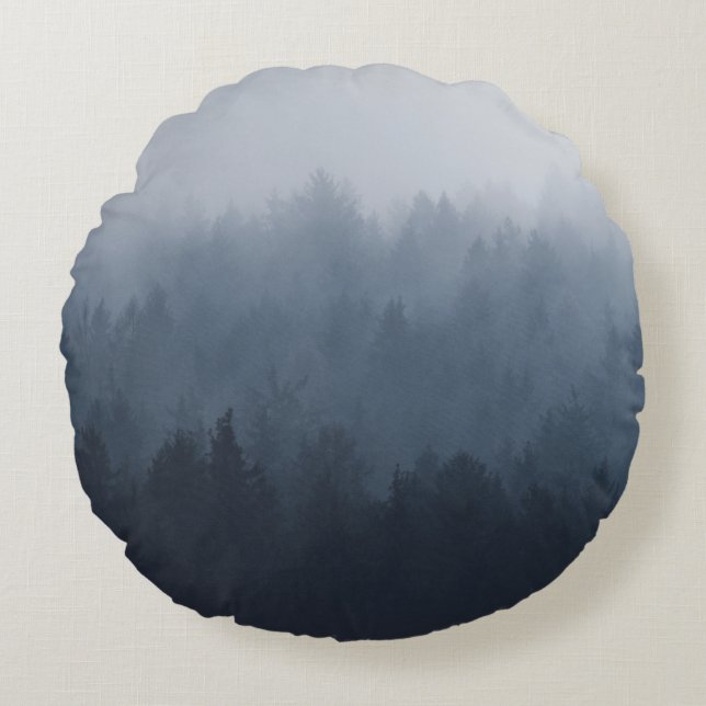 MOUNTAIN WITH FOREST IN THE FOG ROUND CUSHION (Front)