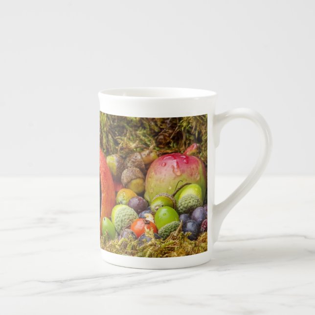 Mouse inside a apple mug (Right)