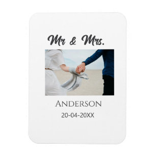 Mr & Mrs add family name date year wedding favour Magnet