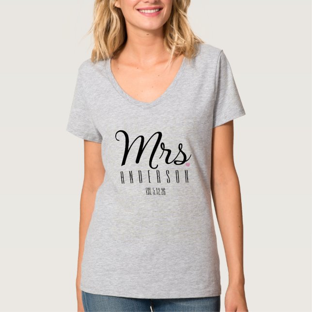 Mrs Modern Script Custom Wedding Date Newlywed  T-Shirt (Front)