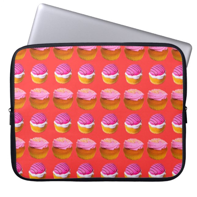 Muffins, cupcakes with white and pink cream on a r laptop sleeve (Front)