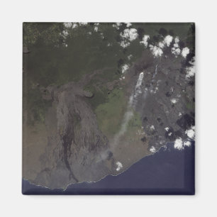 Multiple plumes blow towards the south-southwest magnet