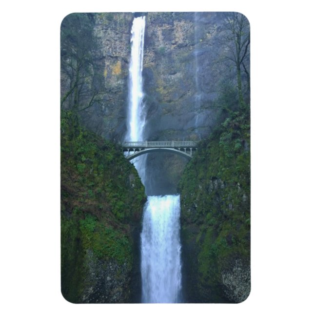 Multnomah Falls, Oregon Magnet (Vertical)