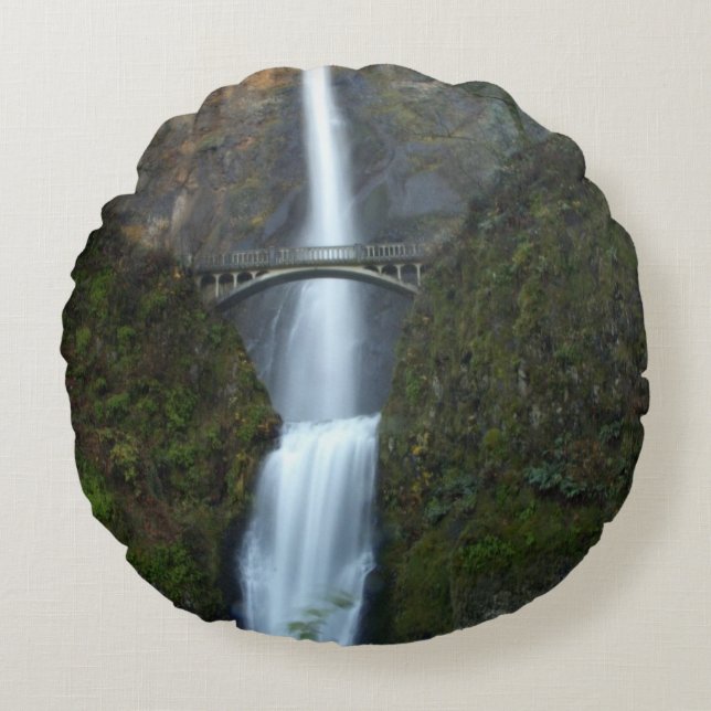 Multnomah Falls Round Cushion (Front)