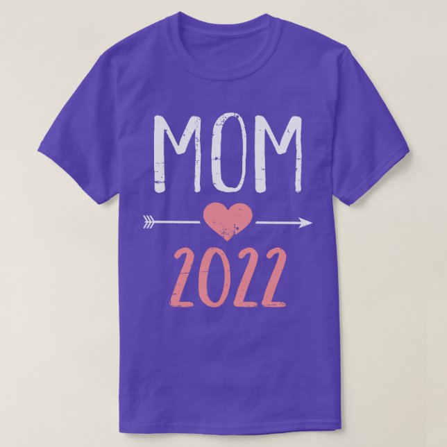 Mum 2022 for pregnancy announcement 2 T-Shirt (Design Front)