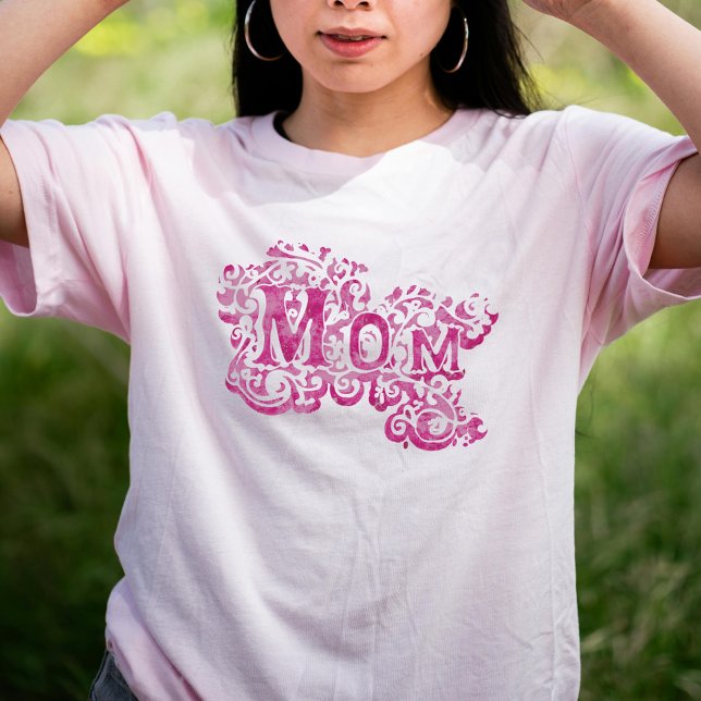 "Mum" decorative pink t-shirt (Creator Uploaded)