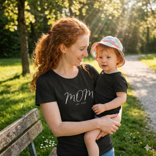 Mum Established New Mum Gift T-Shirt