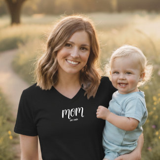 Mum Established New Mum Gift T-Shirt