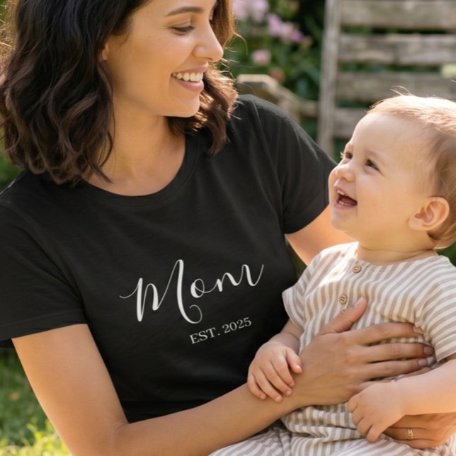 Mum Established New Mum Gift T-Shirt (Creator Uploaded)
