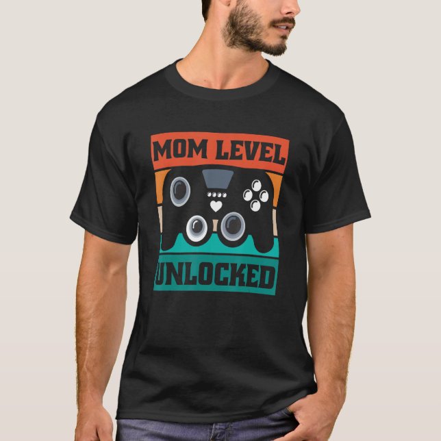Mum Level Unlocked New Baby Retro Game Gamer Mum T-Shirt (Front)