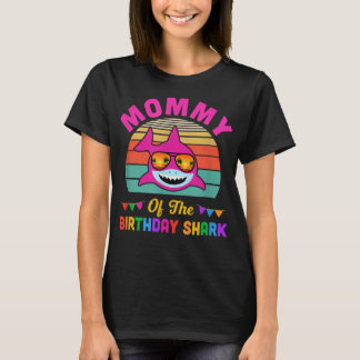 Mummy Of The Shark Birthday Mum Matching Family  T-Shirt