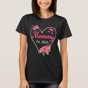 Mummy to Grandma 2023 Pregnancy Announcement Funny T-Shirt