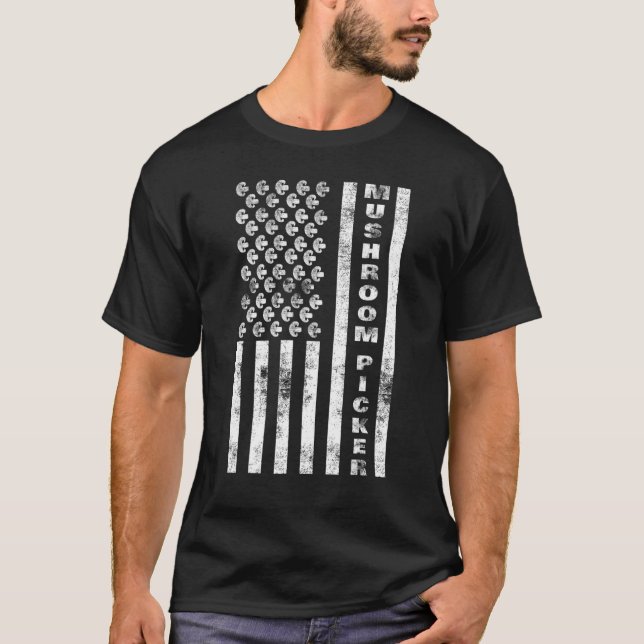 Mushroom Hunter Picker Picking mushrooms while hik T-Shirt (Front)
