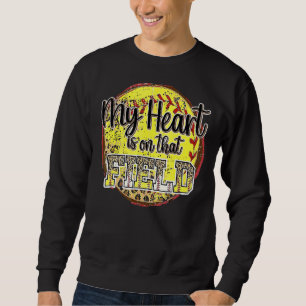 My Heart Is On That Field Leopard Softball Mum Mot Sweatshirt