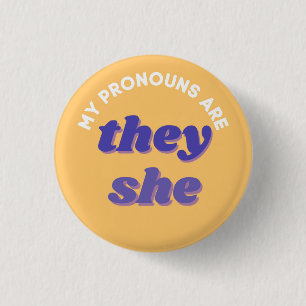 My Pronouns are They/She Retro Pronoun 3 Cm Round Badge