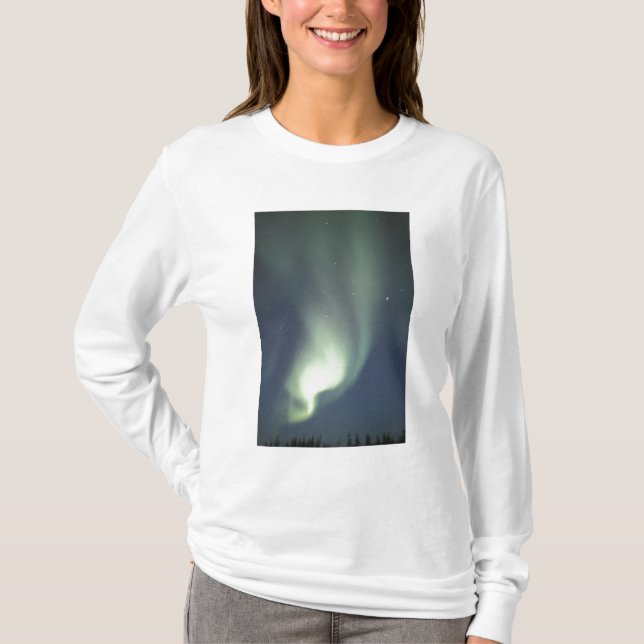NA, Canada, Manitoba, Churchill Northern lights, T-Shirt (Front)
