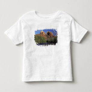 NA, USA, Arizona, Sedona. Cathedral Rock and Oak Toddler T-Shirt