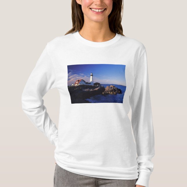 NA, USA, Maine. Portland Head lighthouse. T-Shirt (Front)