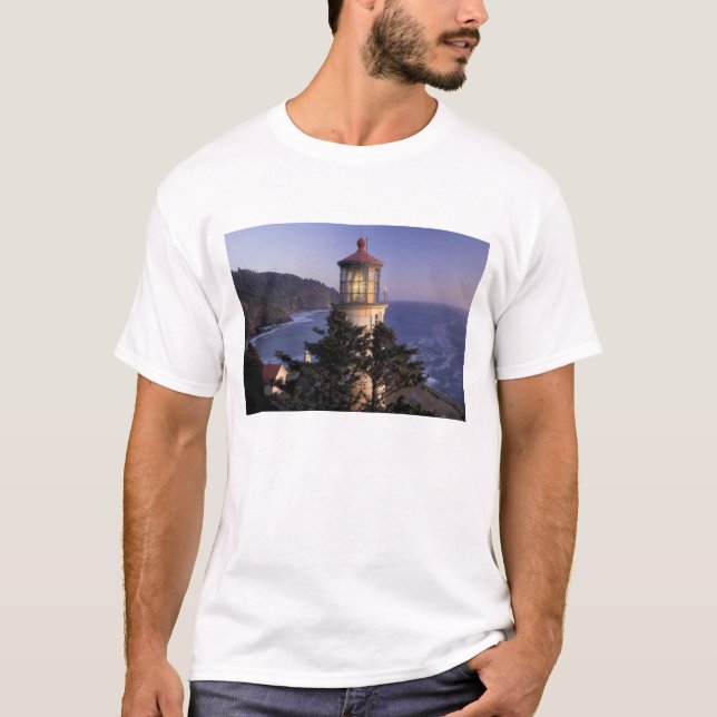 NA, USA, Oregon, Heceta Head Lighthouse, T-Shirt (Front)