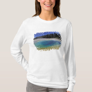NA, USA, Wyoming, Yellowstone National Park. 2 T-Shirt