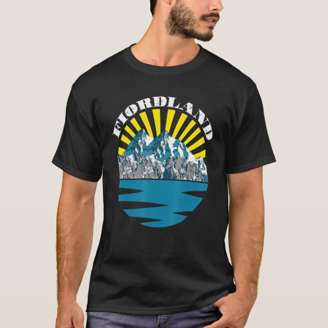 National Park Fiordland New Zealand Tourist Hike M T-Shirt (Front)