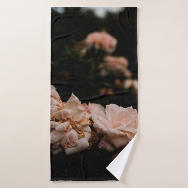 Natural flower bush during summertimeabstract, aro bath towel (Bath Towel)