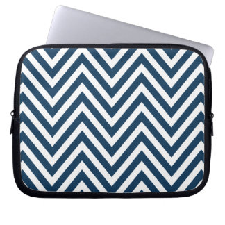 NAVY BLUE WHITE CHEVRON PATTERN LAPTOP SLEEVE