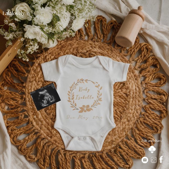 Neutral modern pregnancy announcement  (Creator Uploaded)