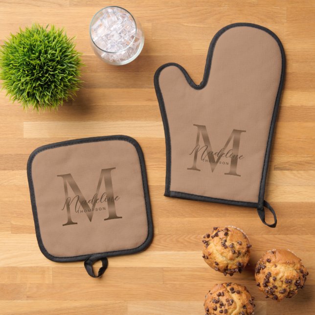 Neutral Taupe and Metallic Gold Monogram Script Oven Mitt & Pot Holder Set (Top Down)