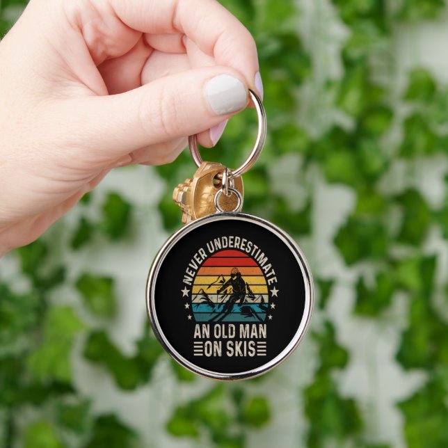 Never Underestimate An Old Man On Skis Retro  Key Ring (Hand)