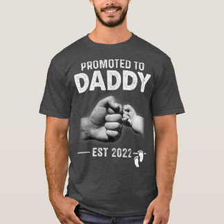New Dad Soon To Be Promoted To Daddy 2022  T-Shirt